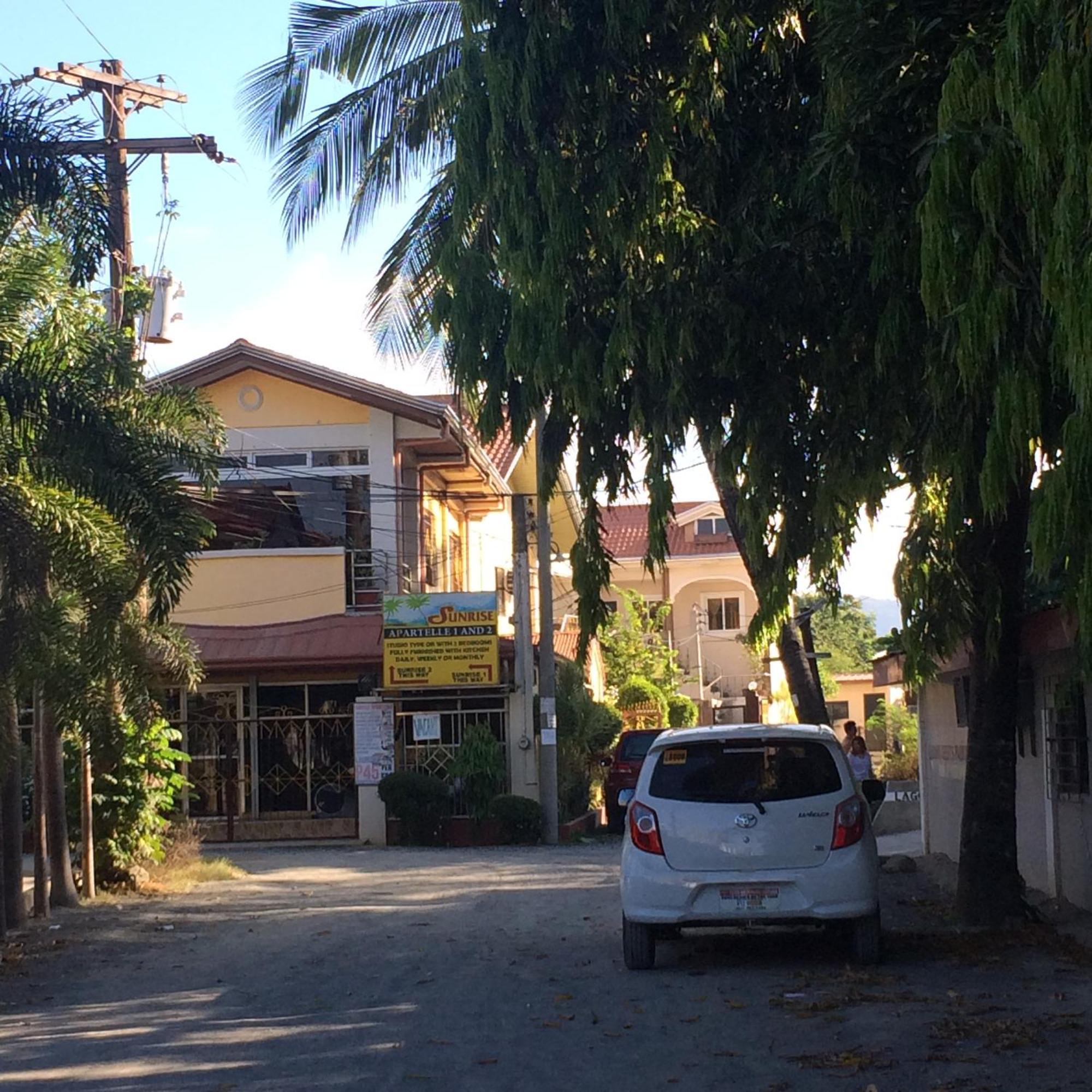 Sunrise Apartelle Olongapo Bagian luar foto